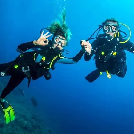 Apartment Avec Piscine, Vue Et Montagne *